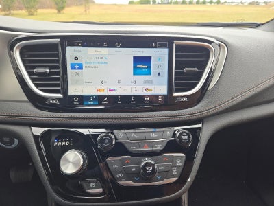 2026 Chrysler Pacifica Pinnacle AWD