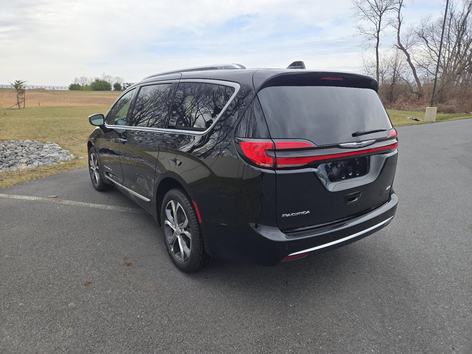 2026 Chrysler Pacifica Pinnacle AWD