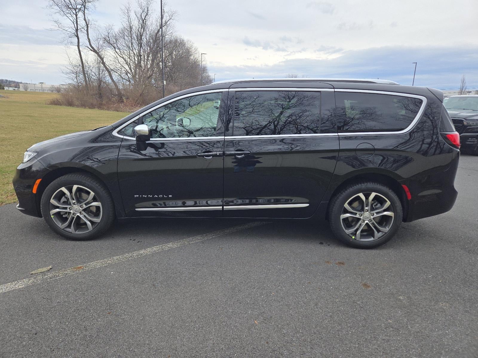 2026 Chrysler Pacifica Pinnacle AWD