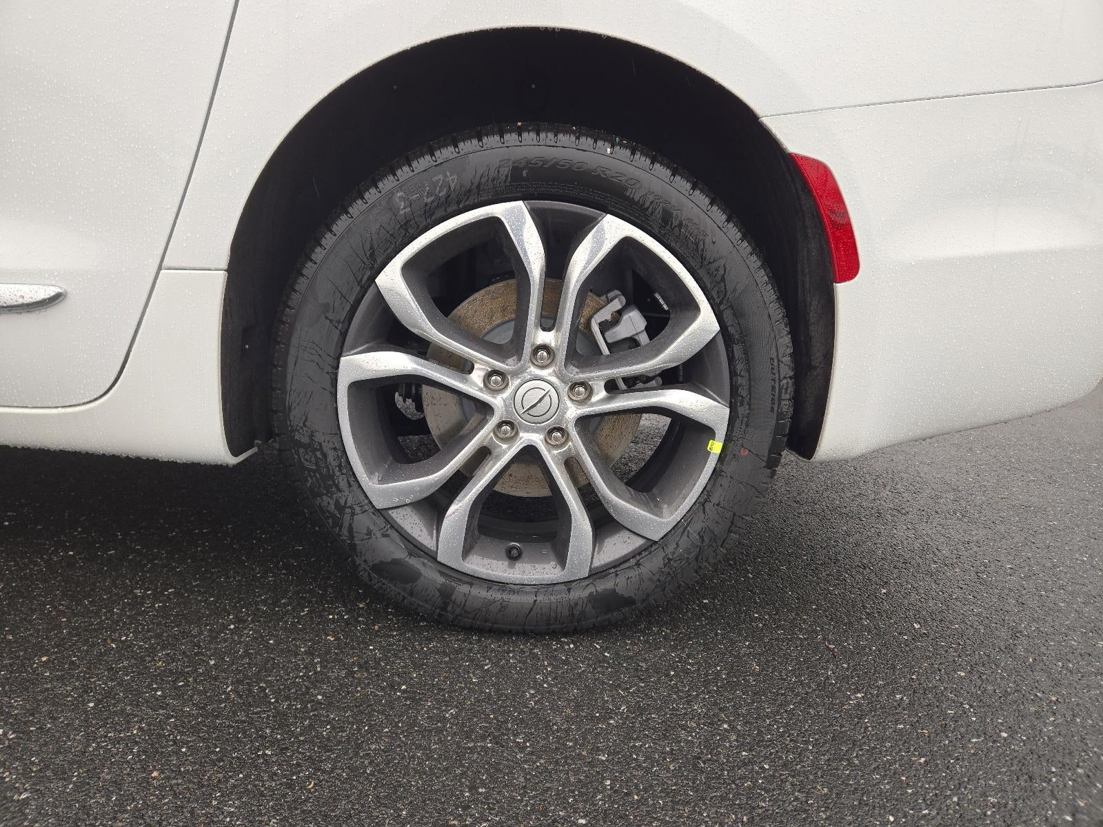 2026 Chrysler Pacifica Pinnacle AWD