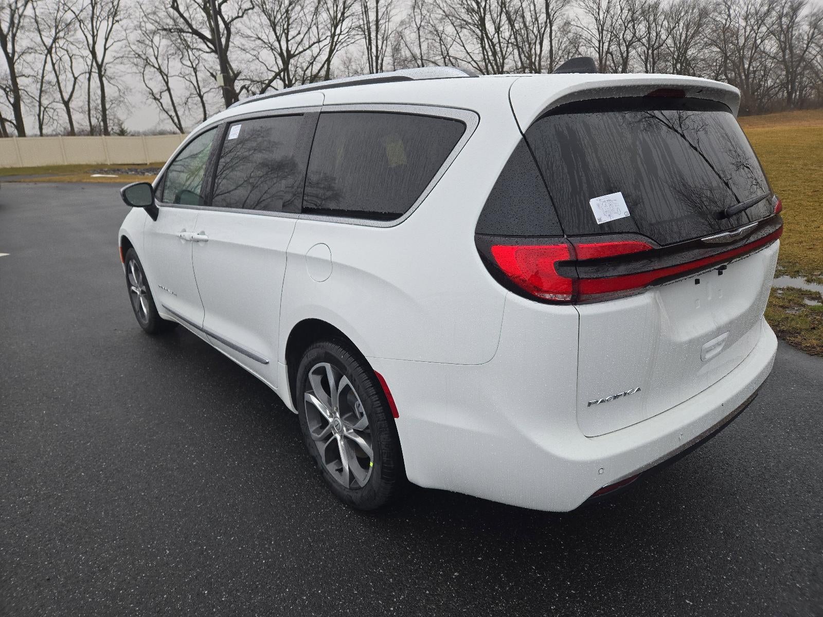 2026 Chrysler Pacifica Pinnacle AWD