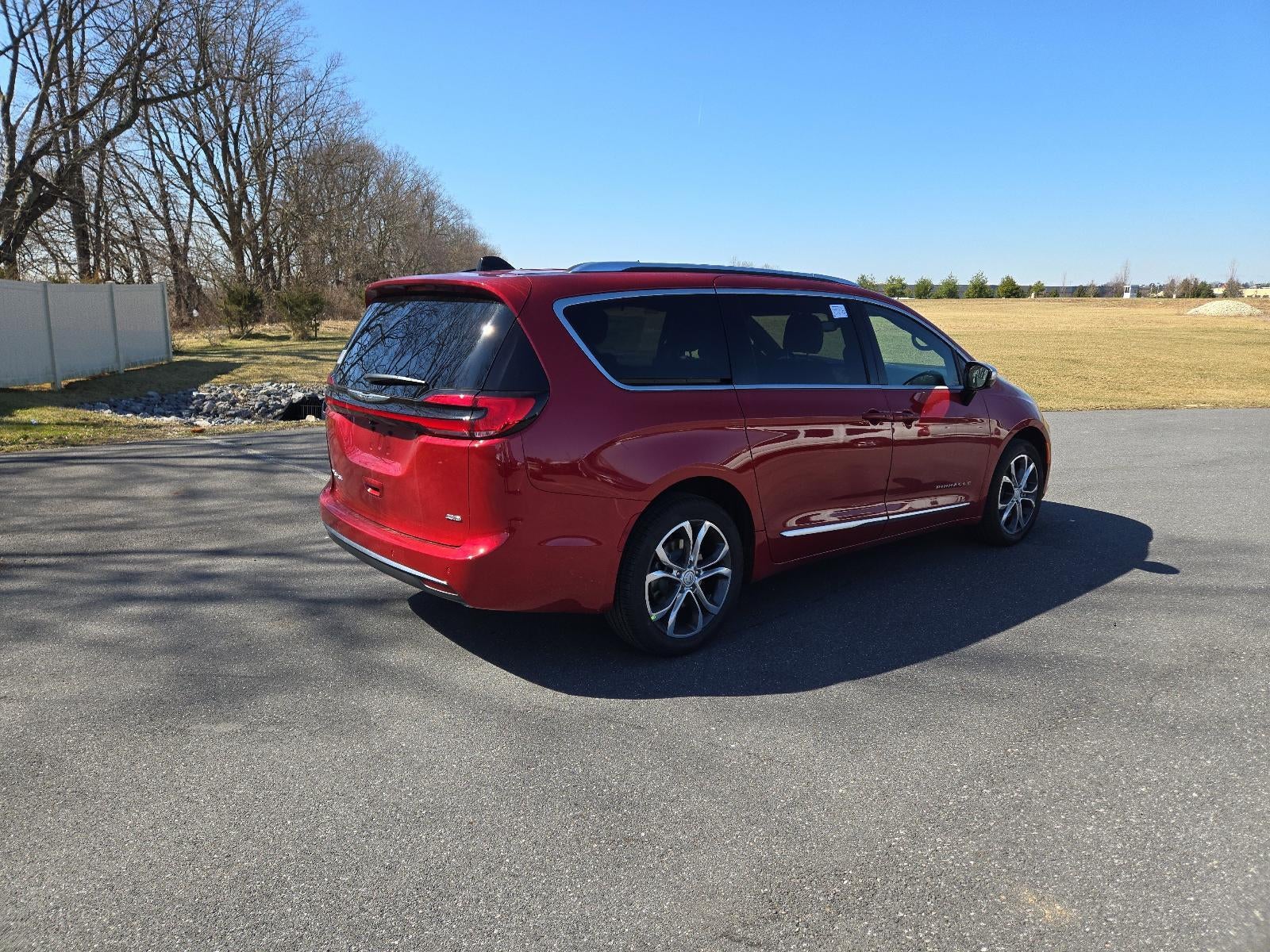 2026 Chrysler Pacifica Pinnacle AWD