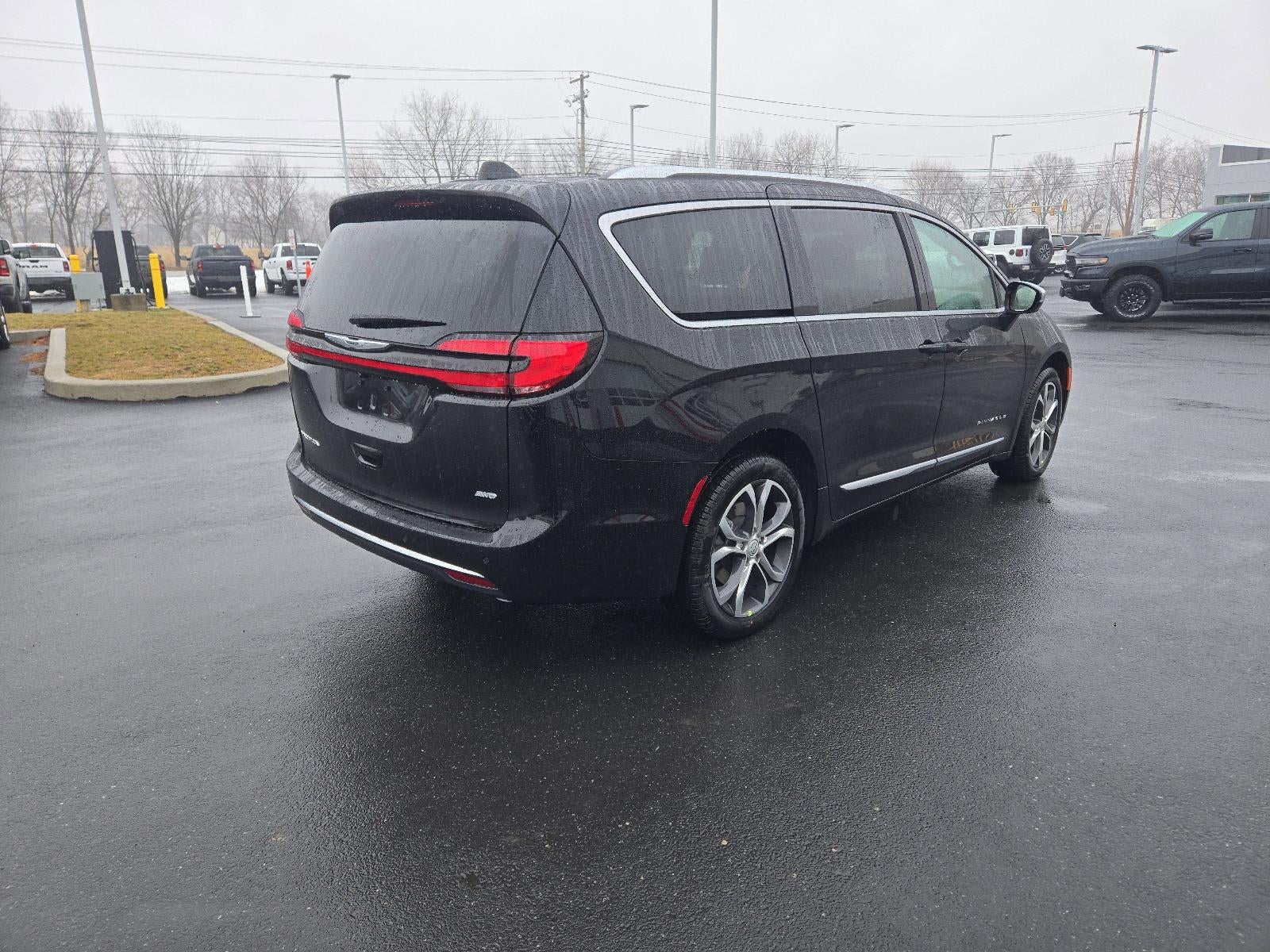 2026 Chrysler Pacifica Pinnacle AWD