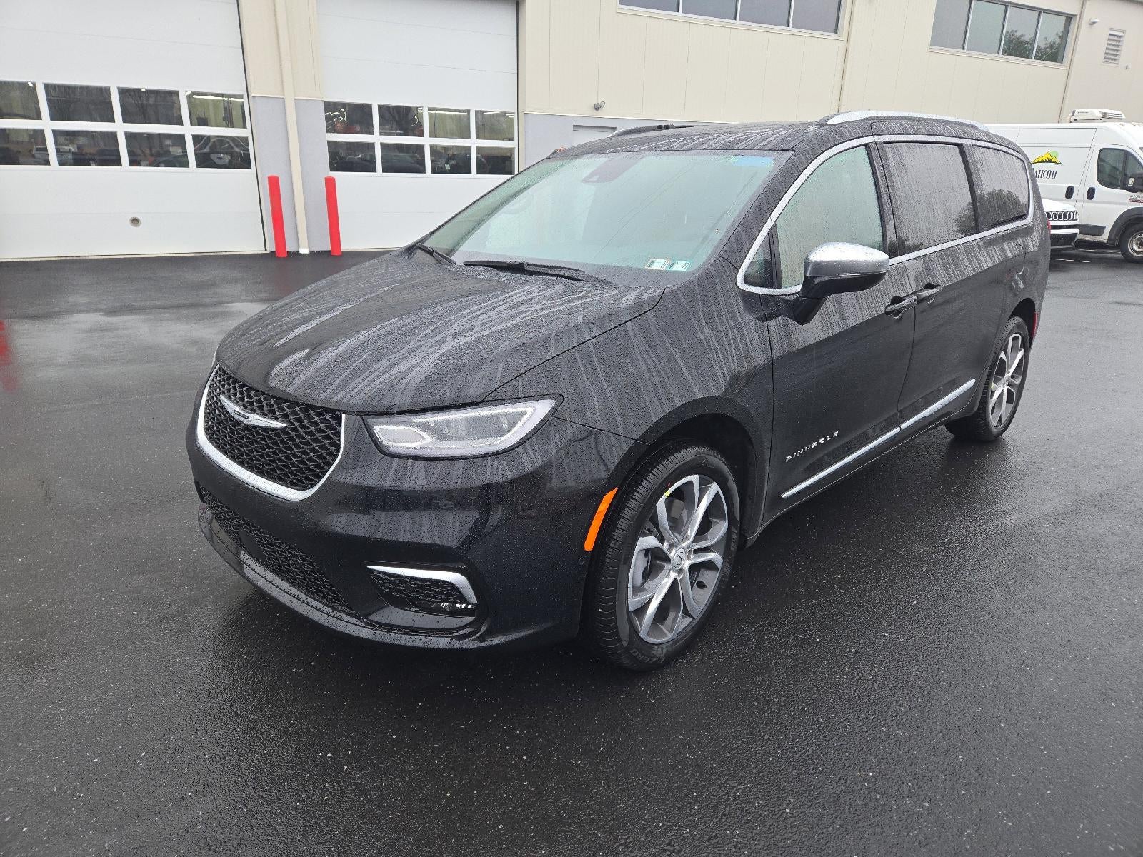 2026 Chrysler Pacifica Pinnacle AWD