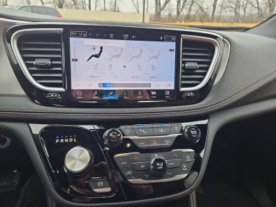 2026 Chrysler Pacifica Pinnacle AWD