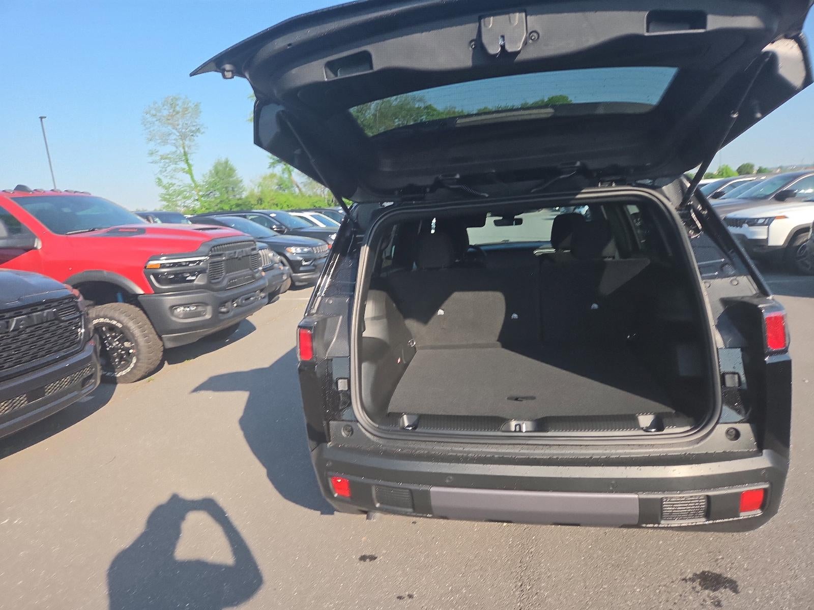 2026 Jeep Cherokee Laredo 4x4