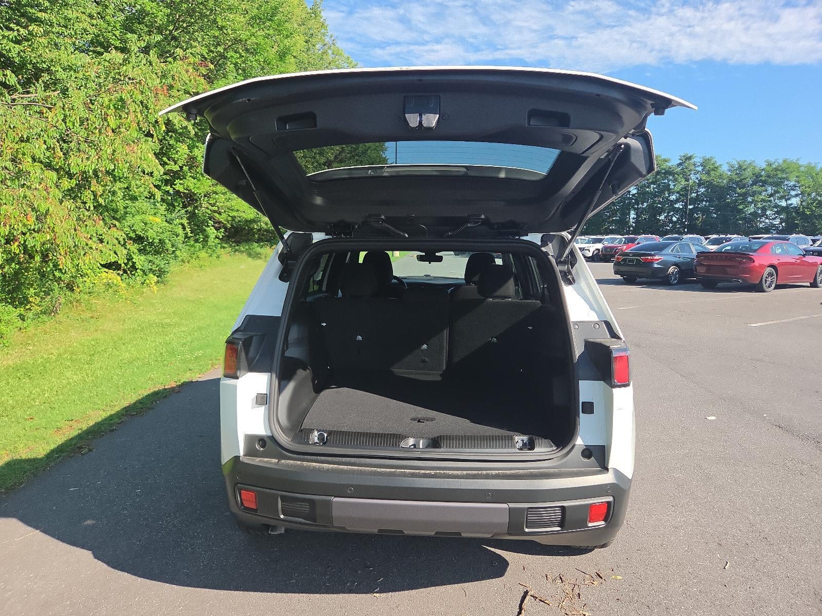 2026 Jeep Cherokee Laredo 4x4