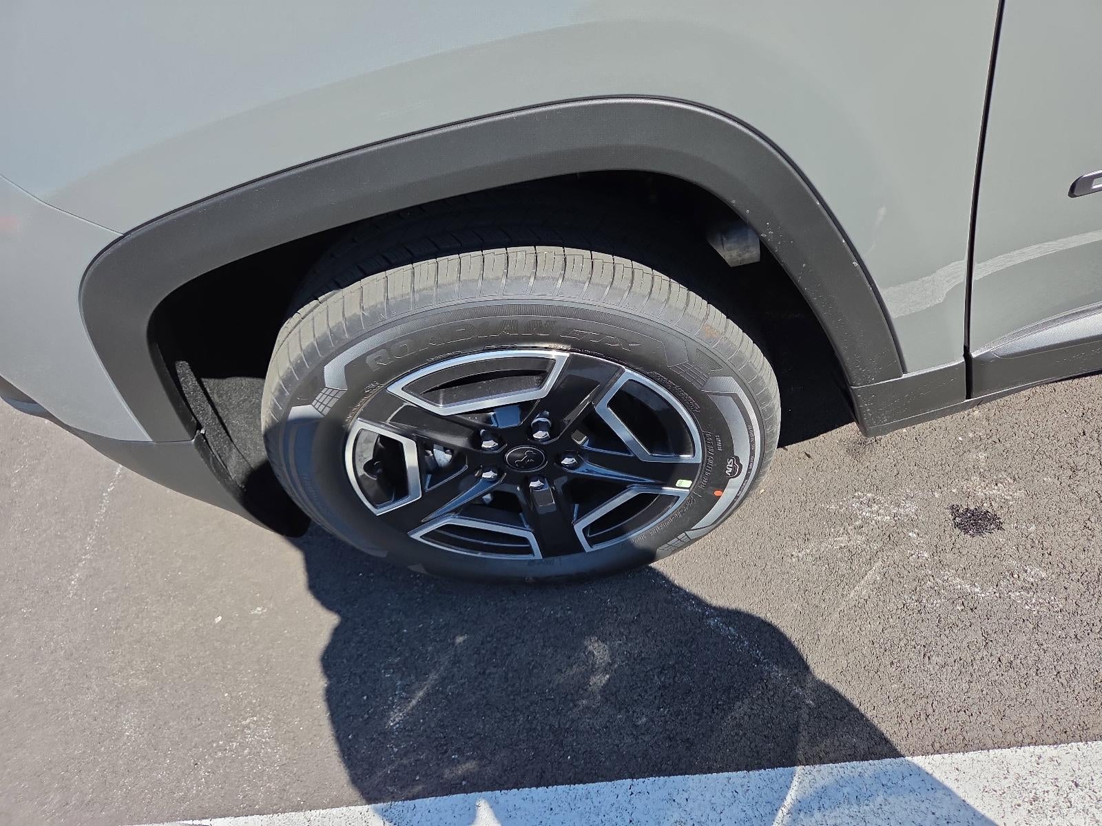 2026 Jeep Cherokee Laredo 4x4