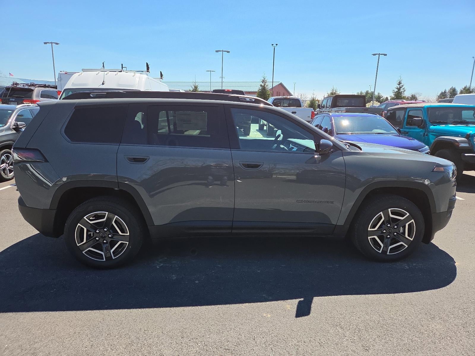 2026 Jeep Cherokee Laredo 4x4