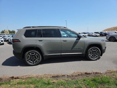 2026 Jeep Cherokee Laredo 4x4
