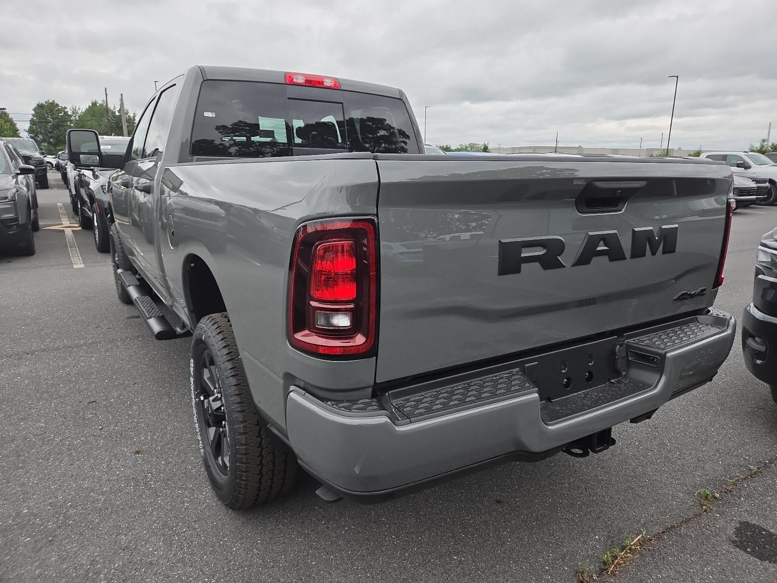 2026 RAM 2500 Black Express 4x4 Crew Cab 6'4" Box