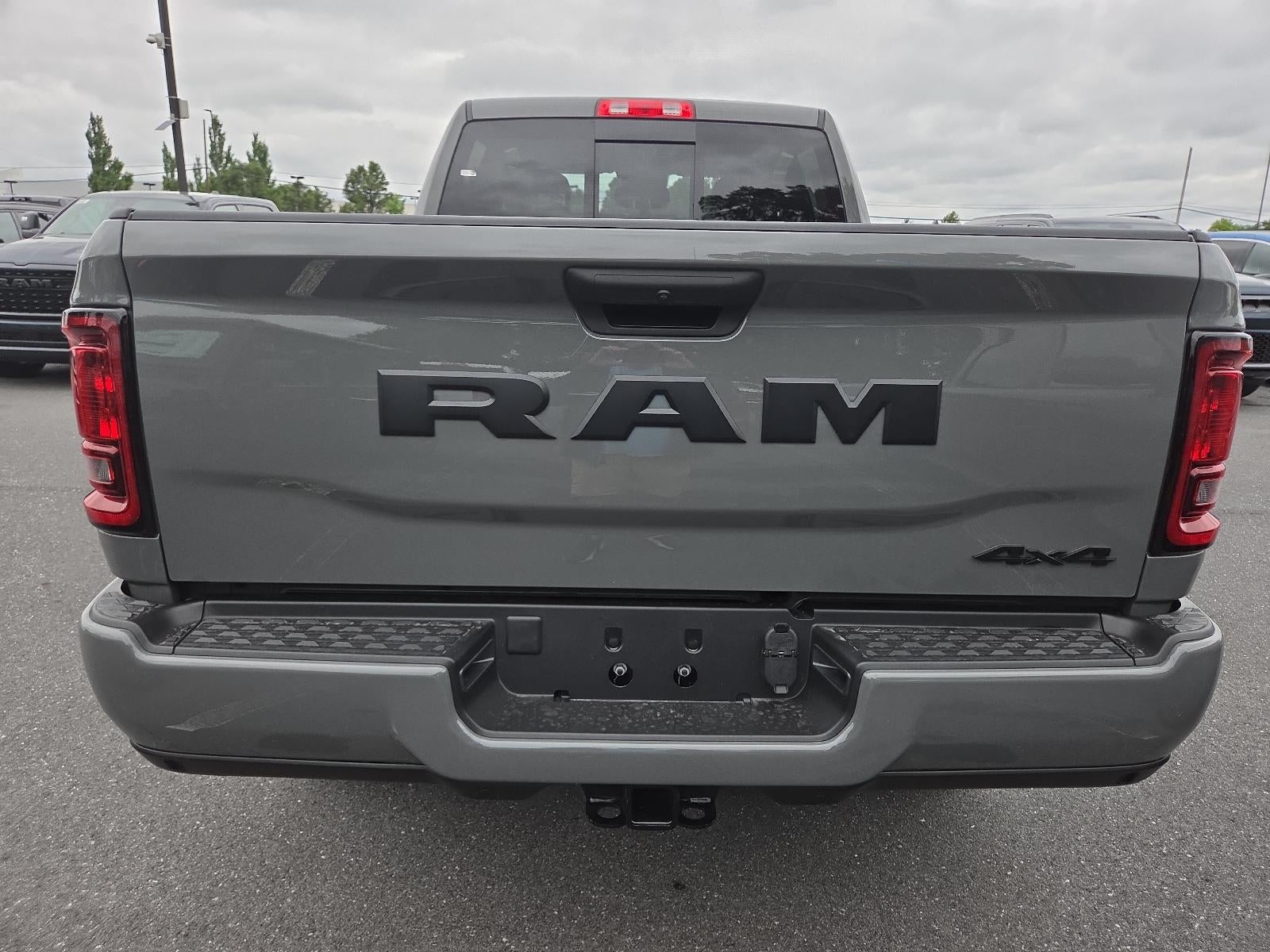 2026 RAM 2500 Black Express 4x4 Crew Cab 6'4" Box