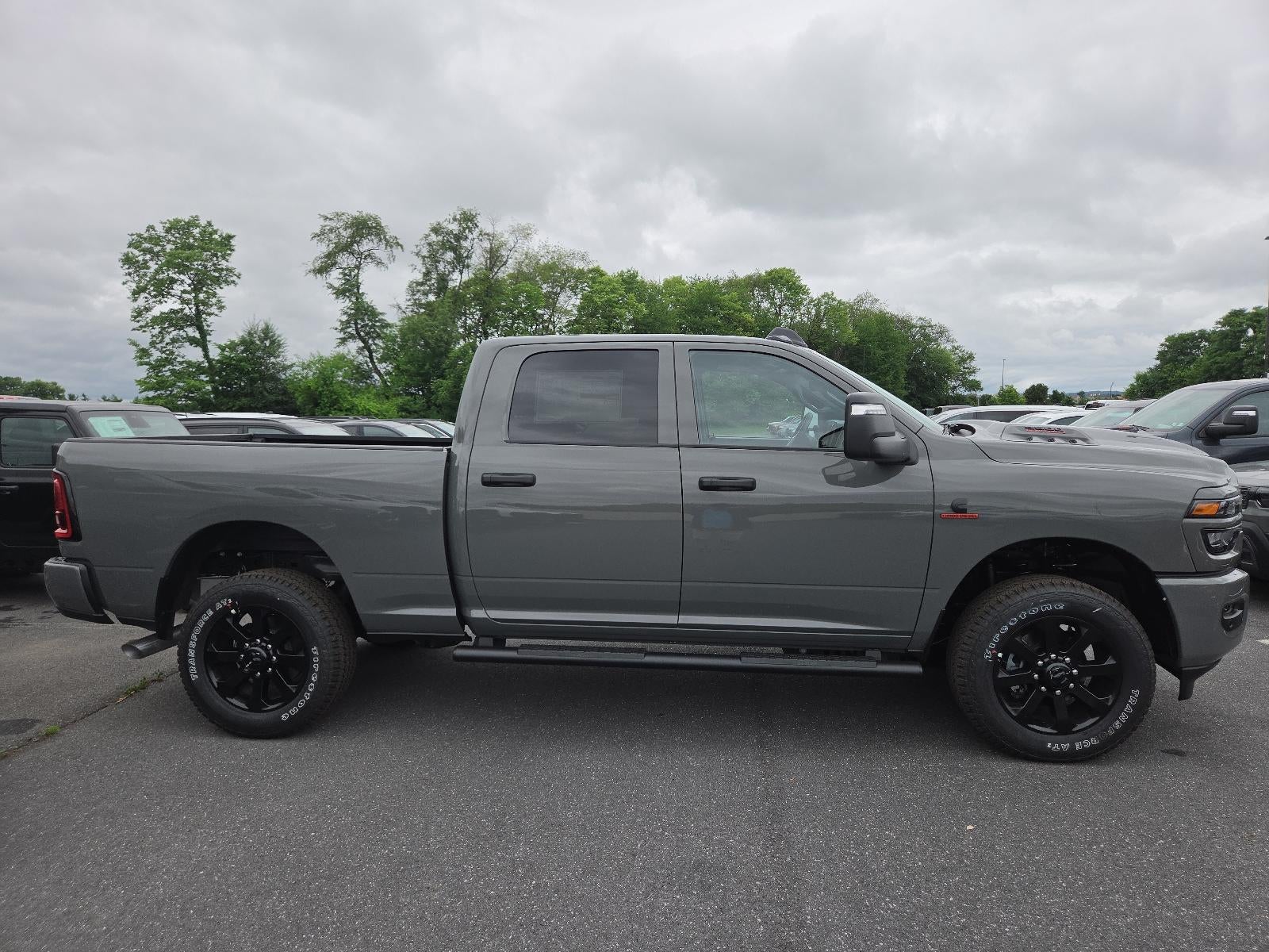 2026 RAM 2500 Black Express 4x4 Crew Cab 6'4" Box