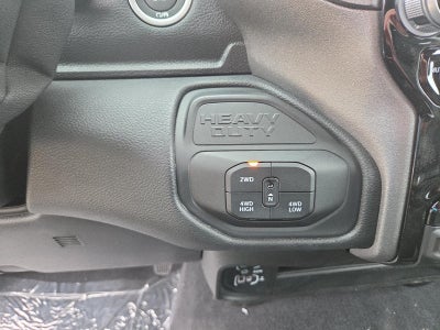 2026 RAM 2500 Black Express 4x4 Crew Cab 6'4" Box