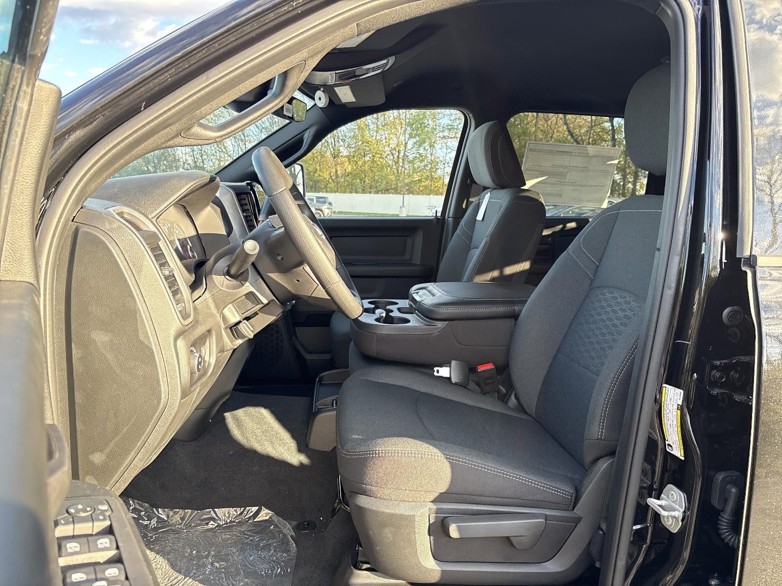 2025 RAM 2500 Tradesman 4x4 Crew Cab 6'4" Box