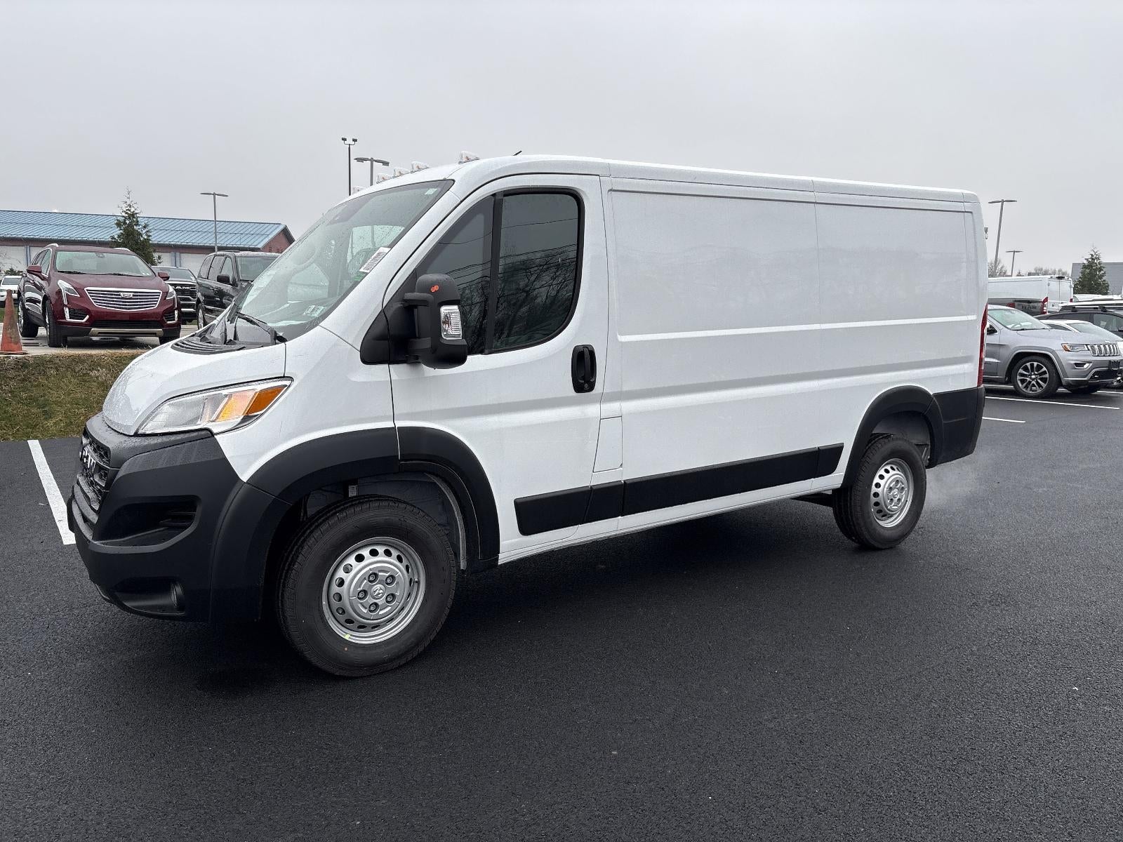 2026 RAM ProMaster Cargo Van Tradesman 1500 Low Roof 136" WB w/Pass Seat