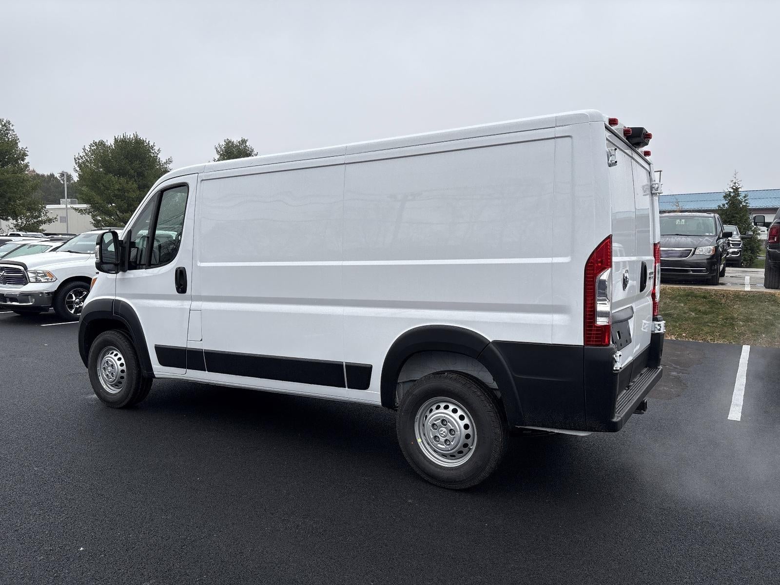 2026 RAM ProMaster Cargo Van Tradesman 1500 Low Roof 136" WB w/Pass Seat