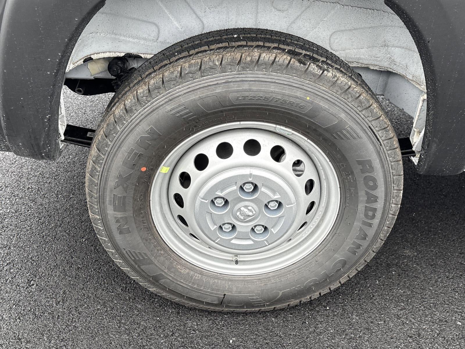 2026 RAM ProMaster Cargo Van Tradesman 1500 Low Roof 136" WB w/Pass Seat