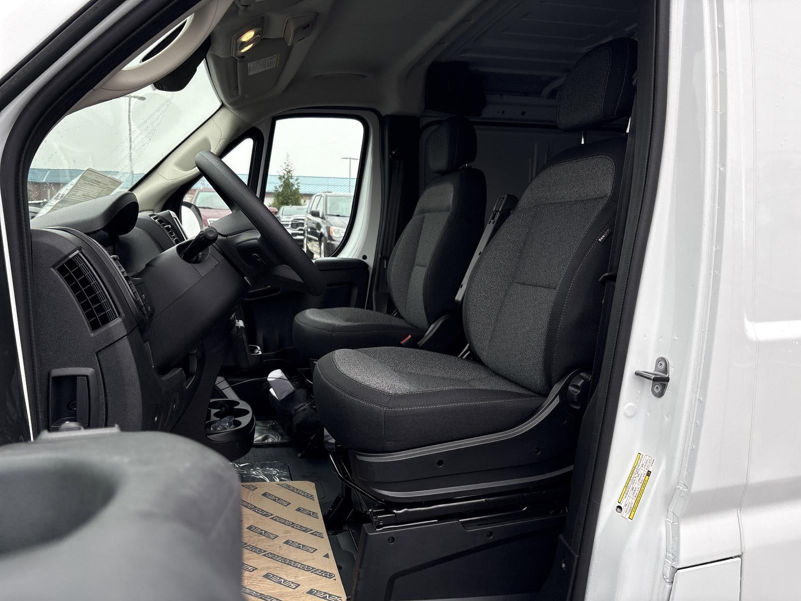 2026 RAM ProMaster Cargo Van Tradesman 1500 Low Roof 136" WB w/Pass Seat