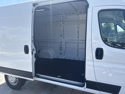 2025 RAM ProMaster Cargo Van Tradesman 2500 High Roof 136" WB w/Pass Seat