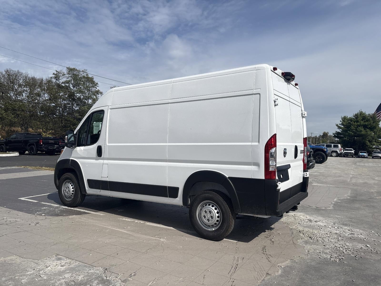 2025 RAM ProMaster Cargo Van Tradesman 2500 High Roof 136" WB w/Pass Seat