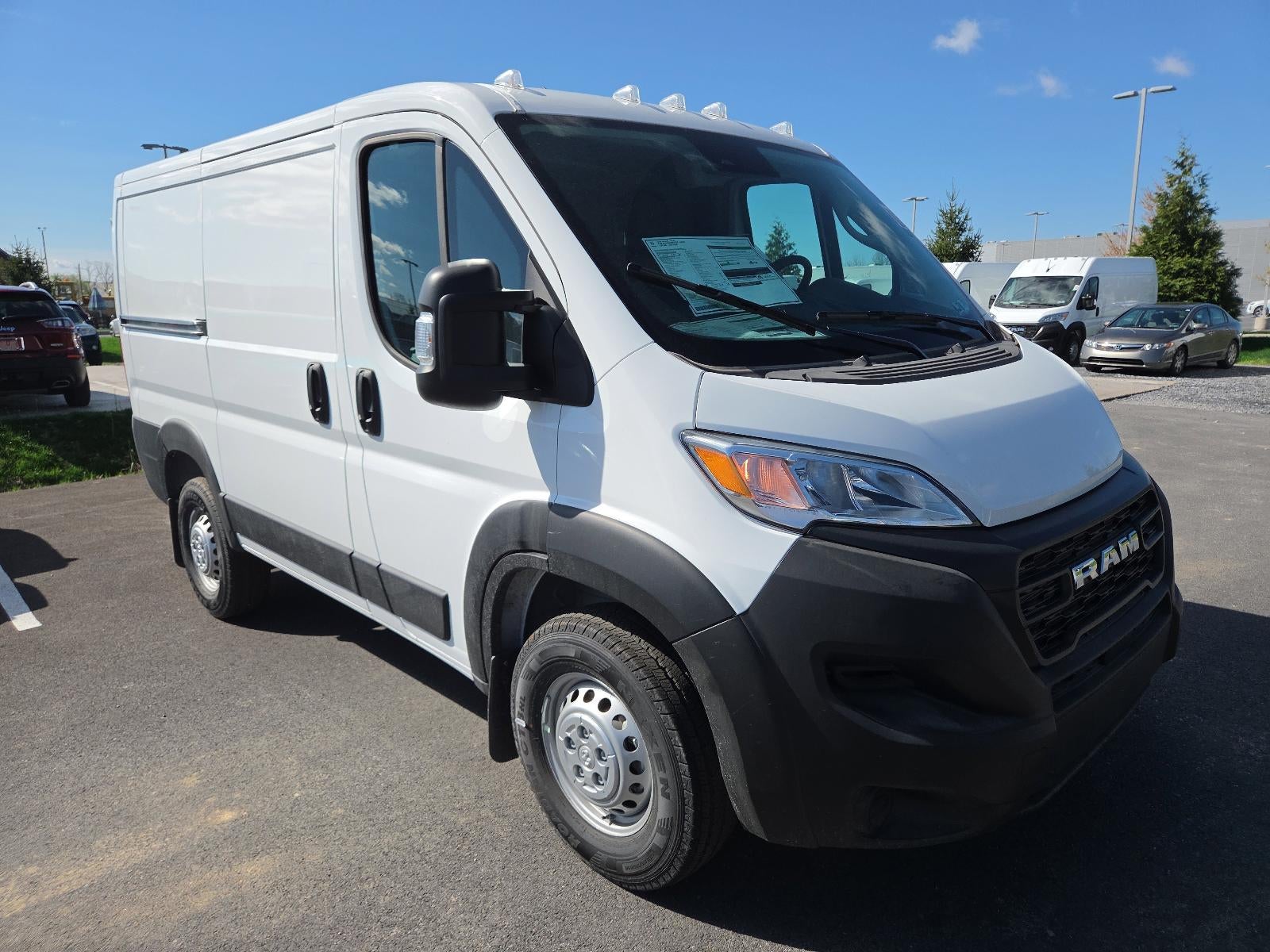 2026 RAM ProMaster Cargo Van Tradesman 1500 Low Roof 118" WB w/Pass Seat