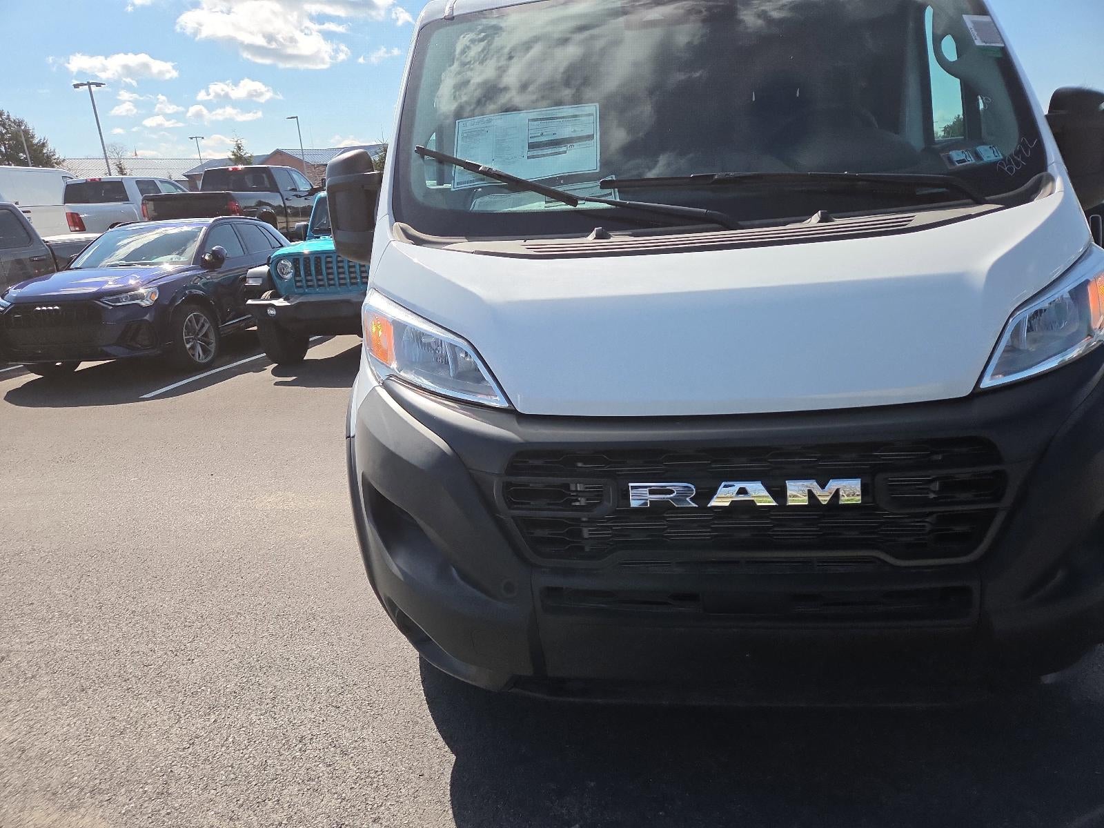 2026 RAM ProMaster Cargo Van Tradesman 1500 Low Roof 118" WB w/Pass Seat