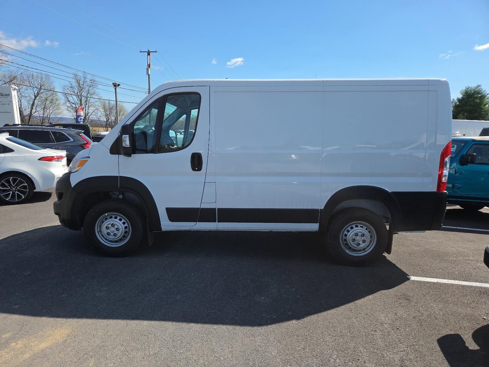 2026 RAM ProMaster Cargo Van Tradesman 1500 Low Roof 118" WB w/Pass Seat