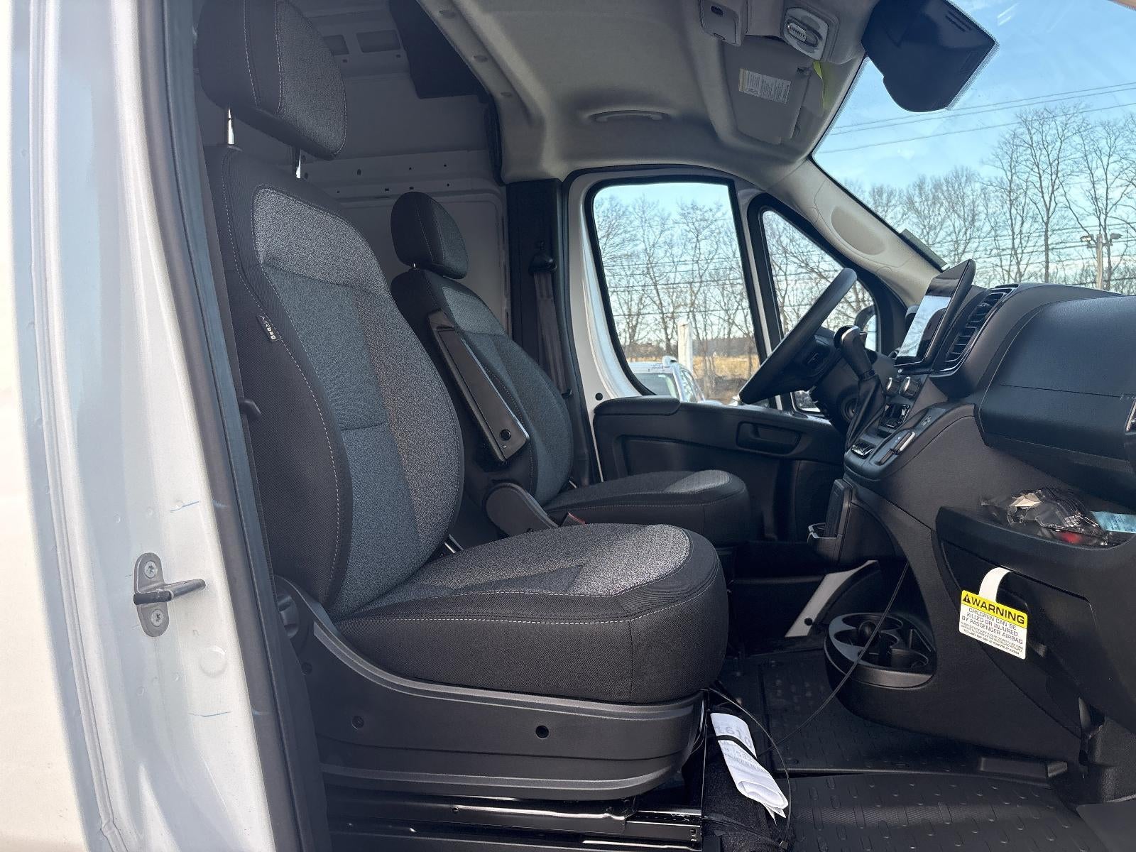 2026 RAM ProMaster Cargo Van Tradesman 2500 Low Roof 136" WB w/Pass Seat