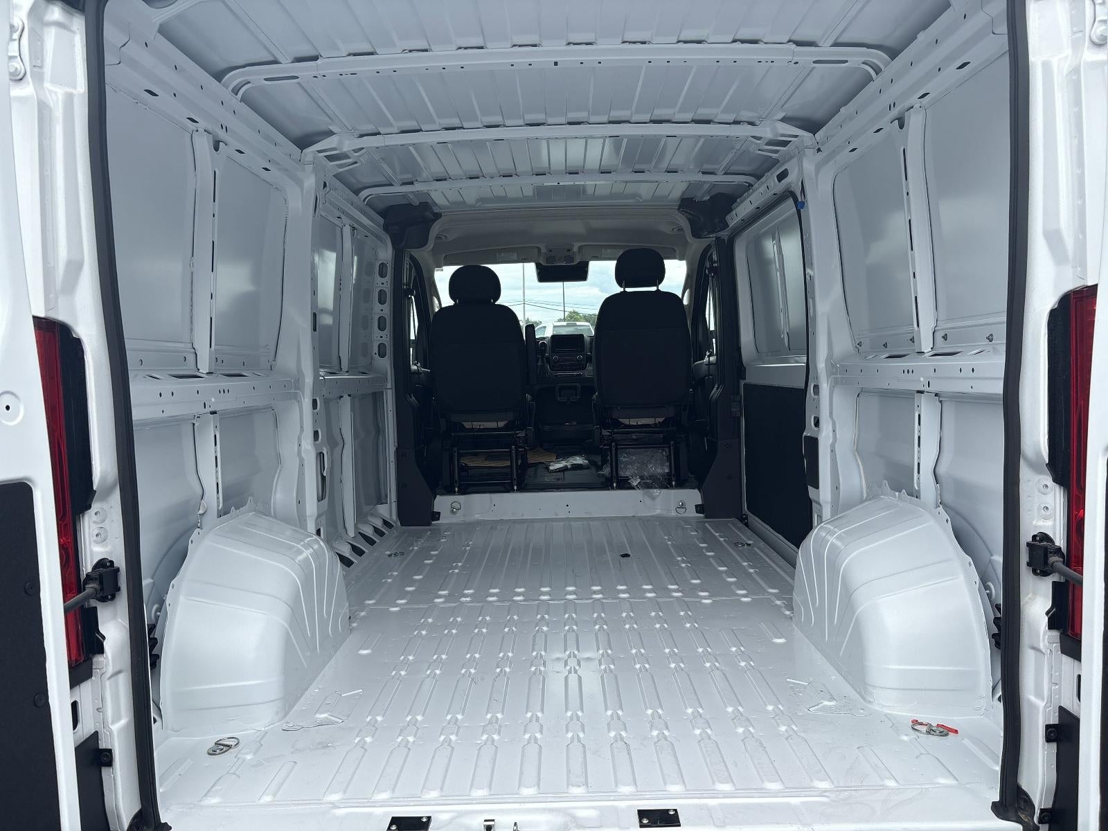 2025 RAM ProMaster Cargo Van Tradesman 2500 Low Roof 136" WB w/Pass Seat