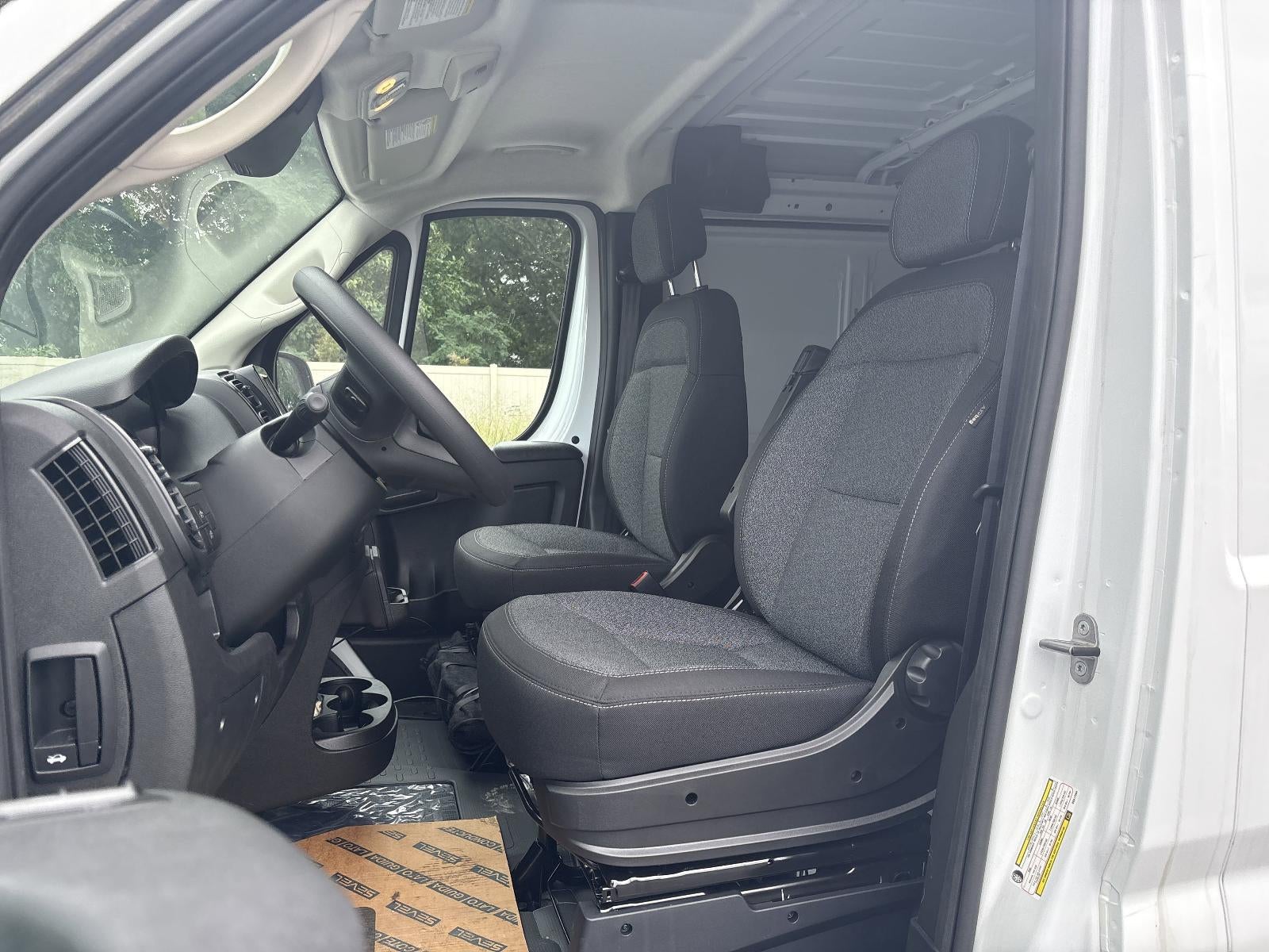 2025 RAM ProMaster Cargo Van Tradesman 2500 Low Roof 136" WB w/Pass Seat