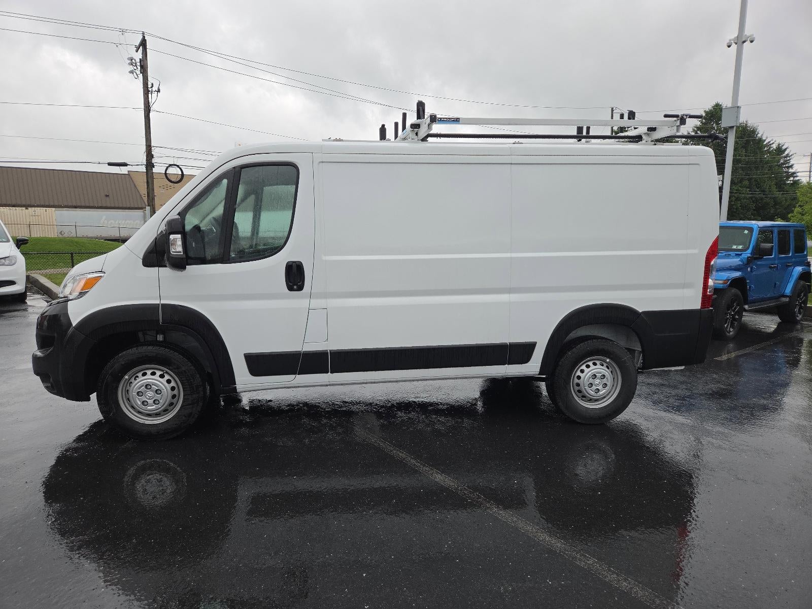 2025 RAM ProMaster Cargo Van Tradesman 2500 Low Roof 136" WB w/Pass Seat