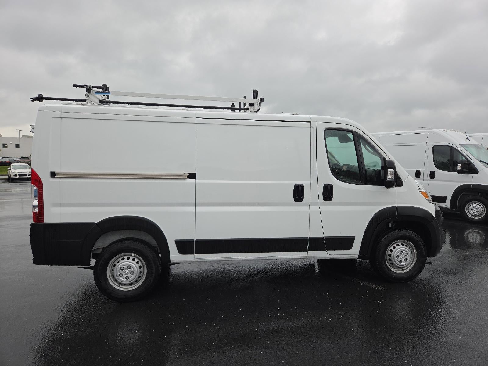 2025 RAM ProMaster Cargo Van Tradesman 2500 Low Roof 136" WB w/Pass Seat