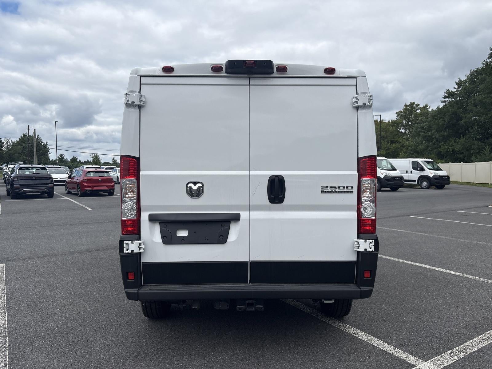 2025 RAM ProMaster Cargo Van Tradesman 2500 Low Roof 136" WB w/Pass Seat