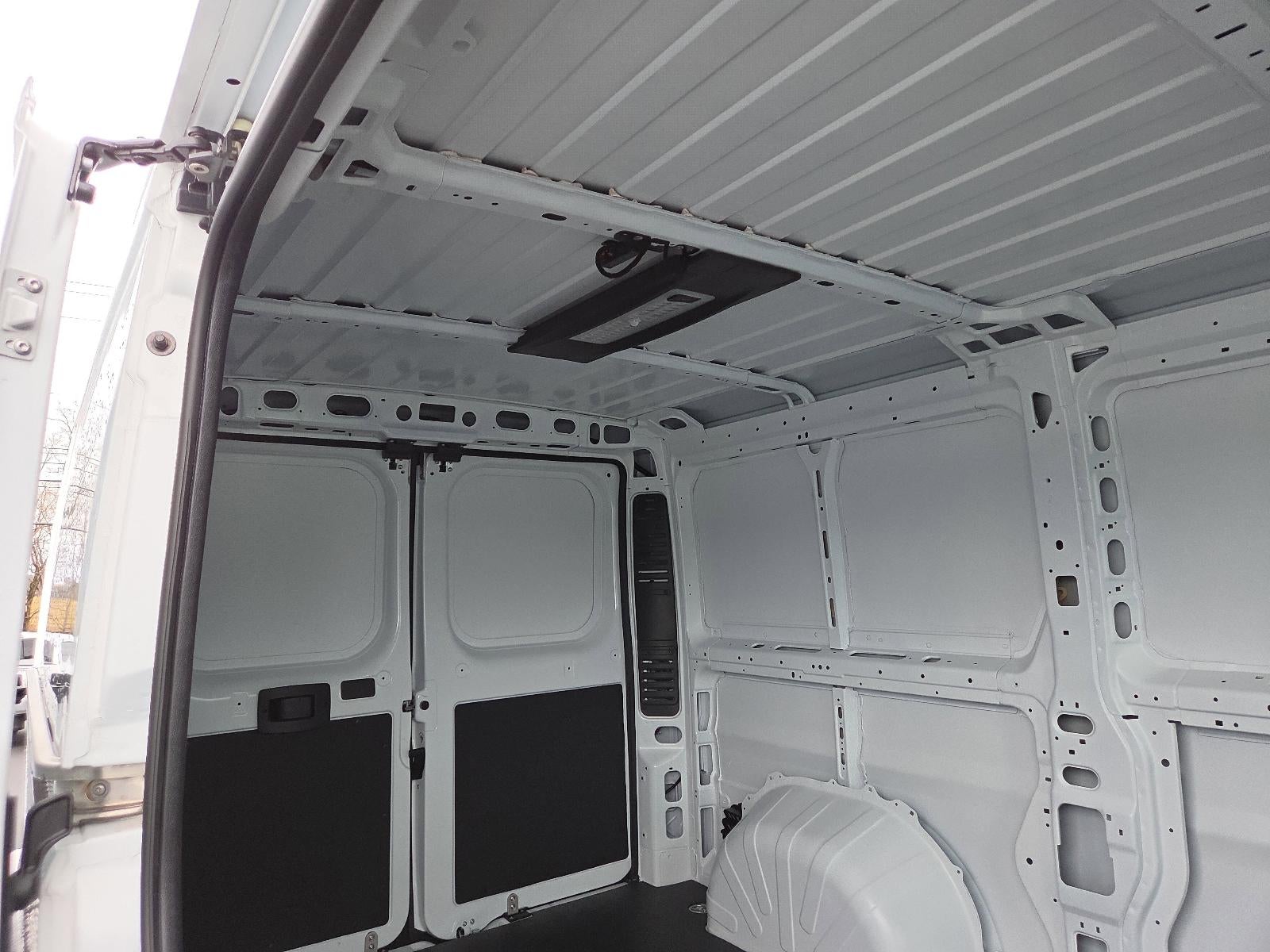 2026 RAM ProMaster Cargo Van Tradesman 2500 Low Roof 136" WB w/Pass Seat