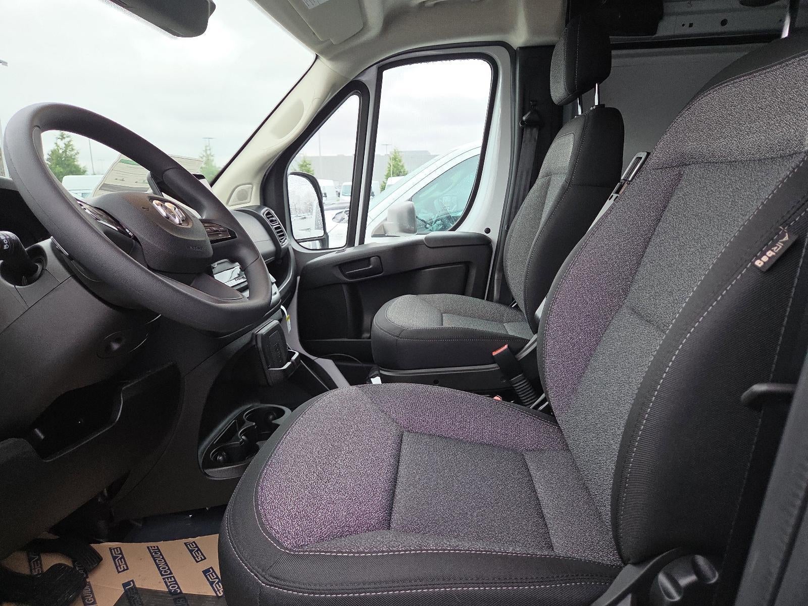 2026 RAM ProMaster Cargo Van Tradesman 2500 Low Roof 136" WB w/Pass Seat