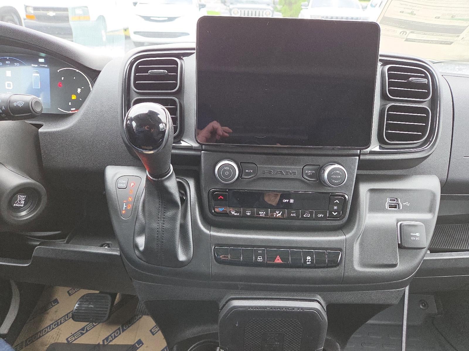 2026 RAM ProMaster Cargo Van Tradesman 2500 Low Roof 136" WB w/Pass Seat