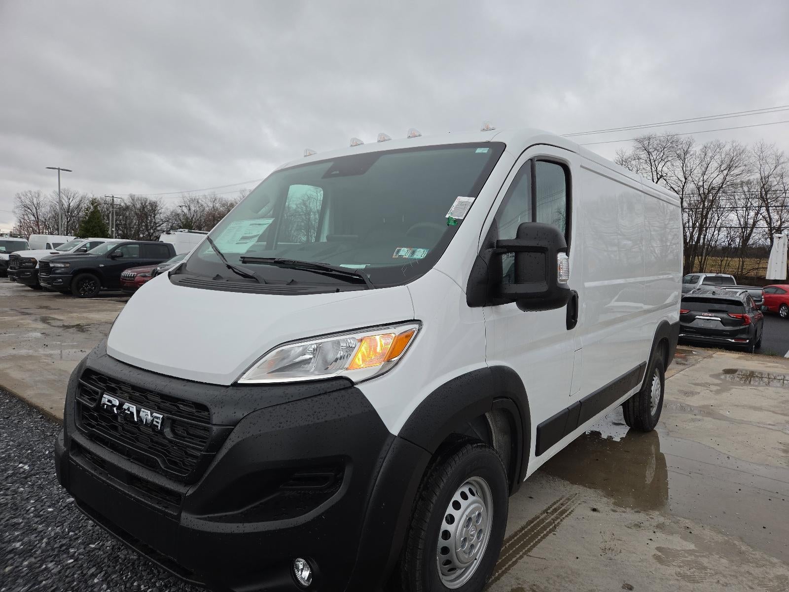 2026 RAM ProMaster Cargo Van Tradesman 2500 Low Roof 136" WB w/Pass Seat