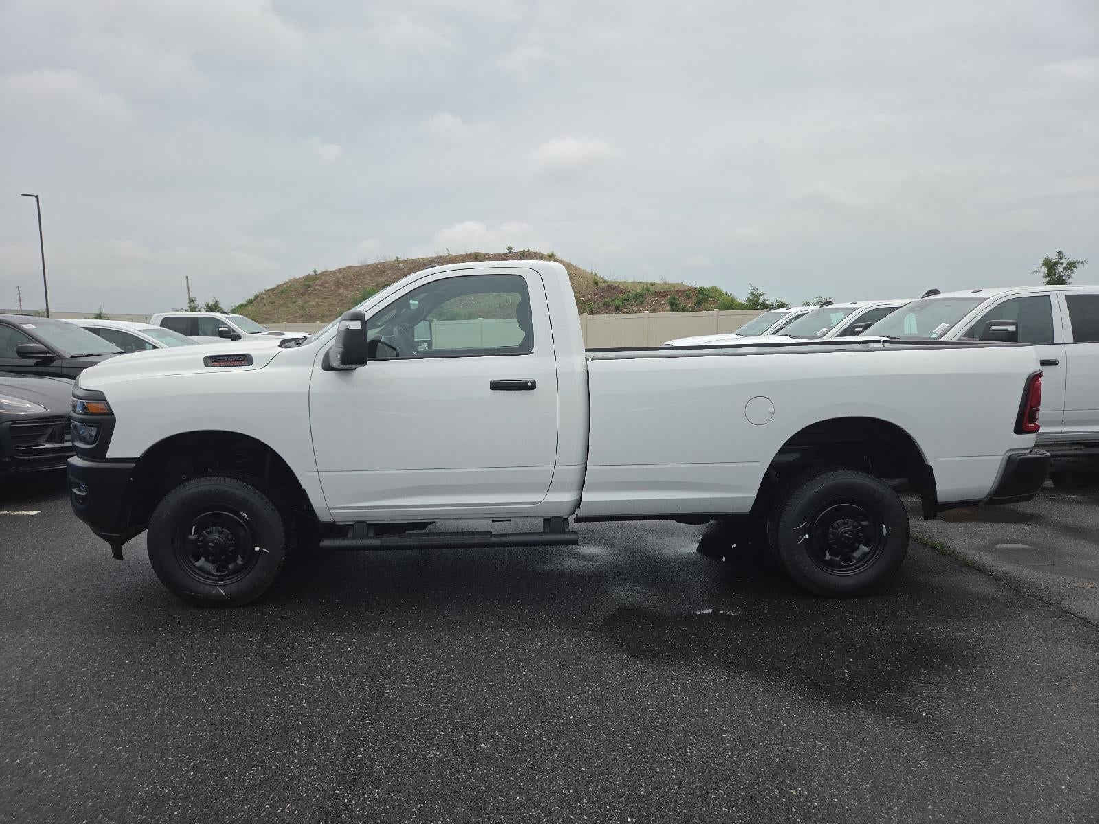2026 RAM 2500 Tradesman 4x4 Reg Cab 8' Box