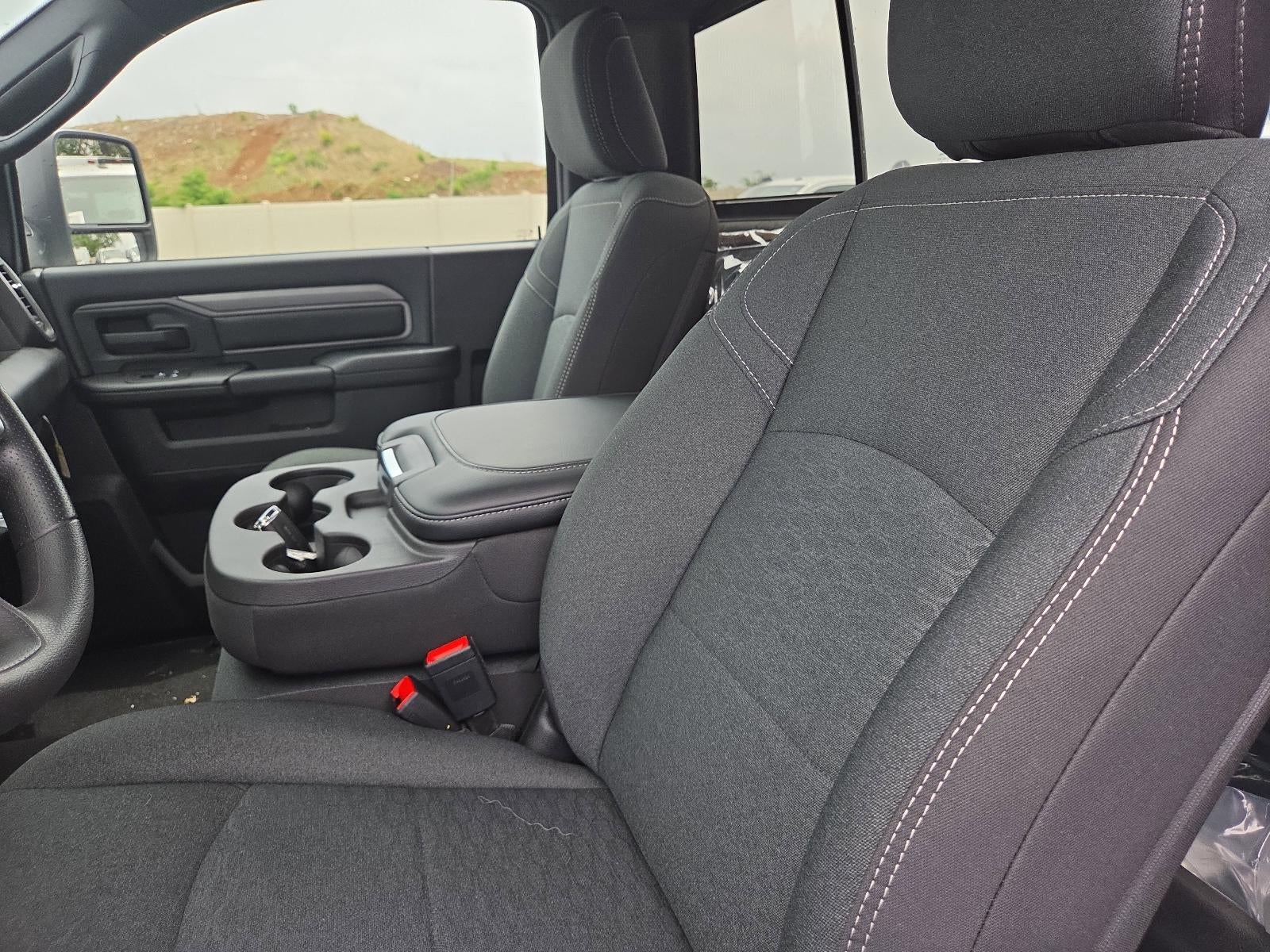 2026 RAM 2500 Tradesman 4x4 Reg Cab 8' Box