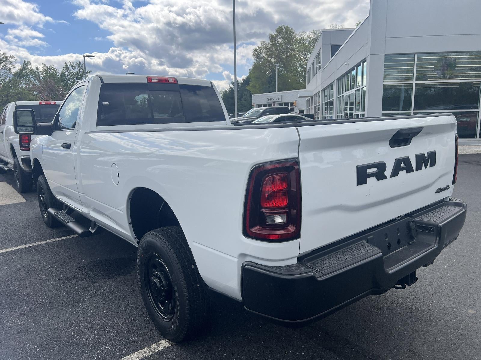 2026 RAM 2500 Tradesman 4x4 Reg Cab 8' Box