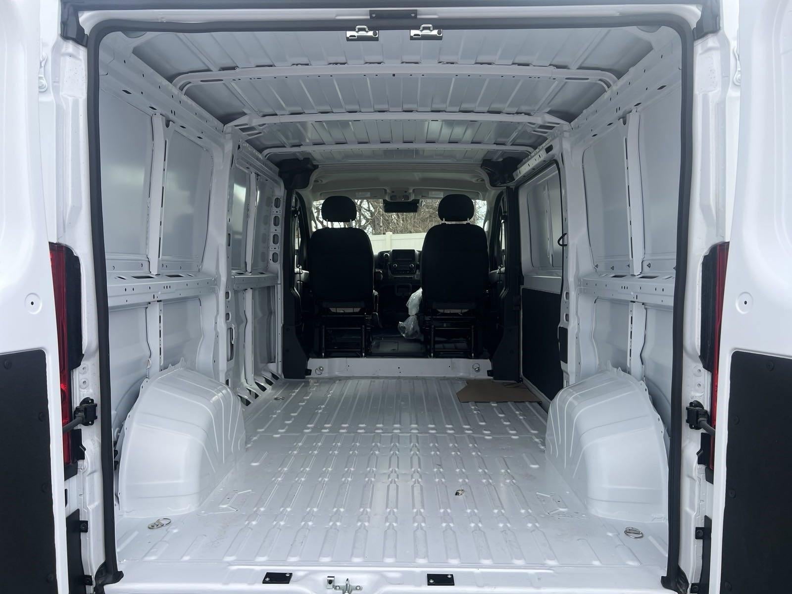 2025 RAM ProMaster Cargo Van Tradesman 3500 Low Roof 136" WB w/Pass Seat