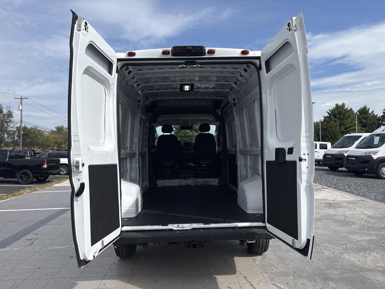 2025 RAM ProMaster Cargo Van Tradesman 3500 High Roof 136" WB w/Pass Seat