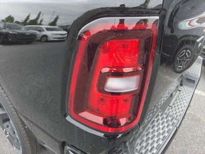 2026 RAM 1500 Express 4x4 Crew Cab 5'7" Box