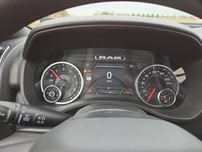 2026 RAM 1500 Express 4x4 Crew Cab 5'7" Box