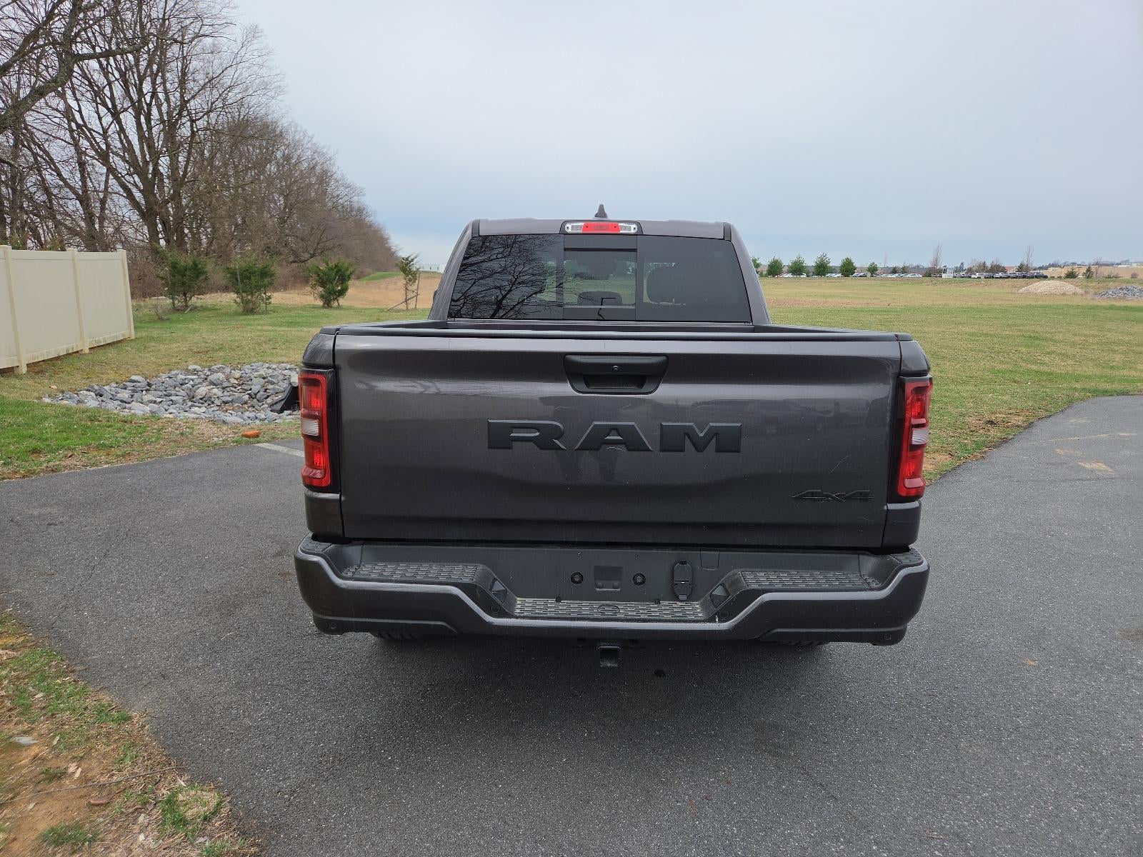2026 RAM 1500 Express 4x4 Crew Cab 5'7" Box