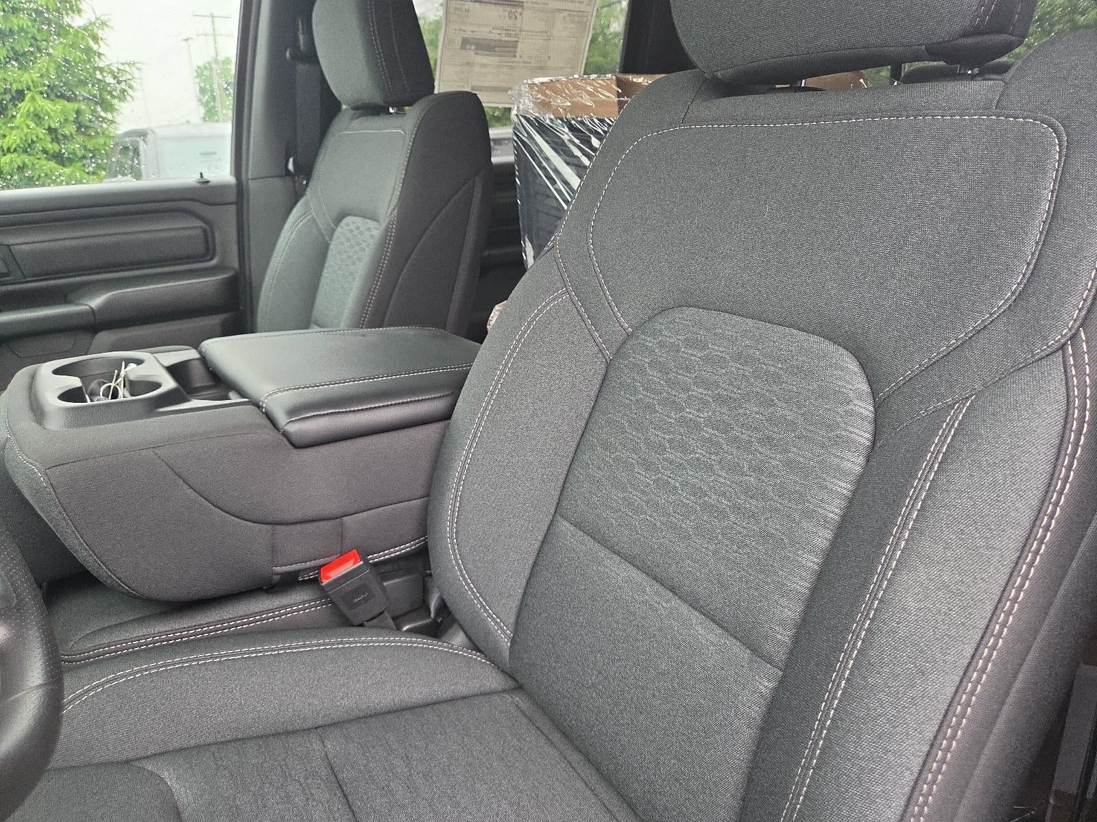 2026 RAM 1500 Warlock 4x4 Crew Cab 5'7" Box