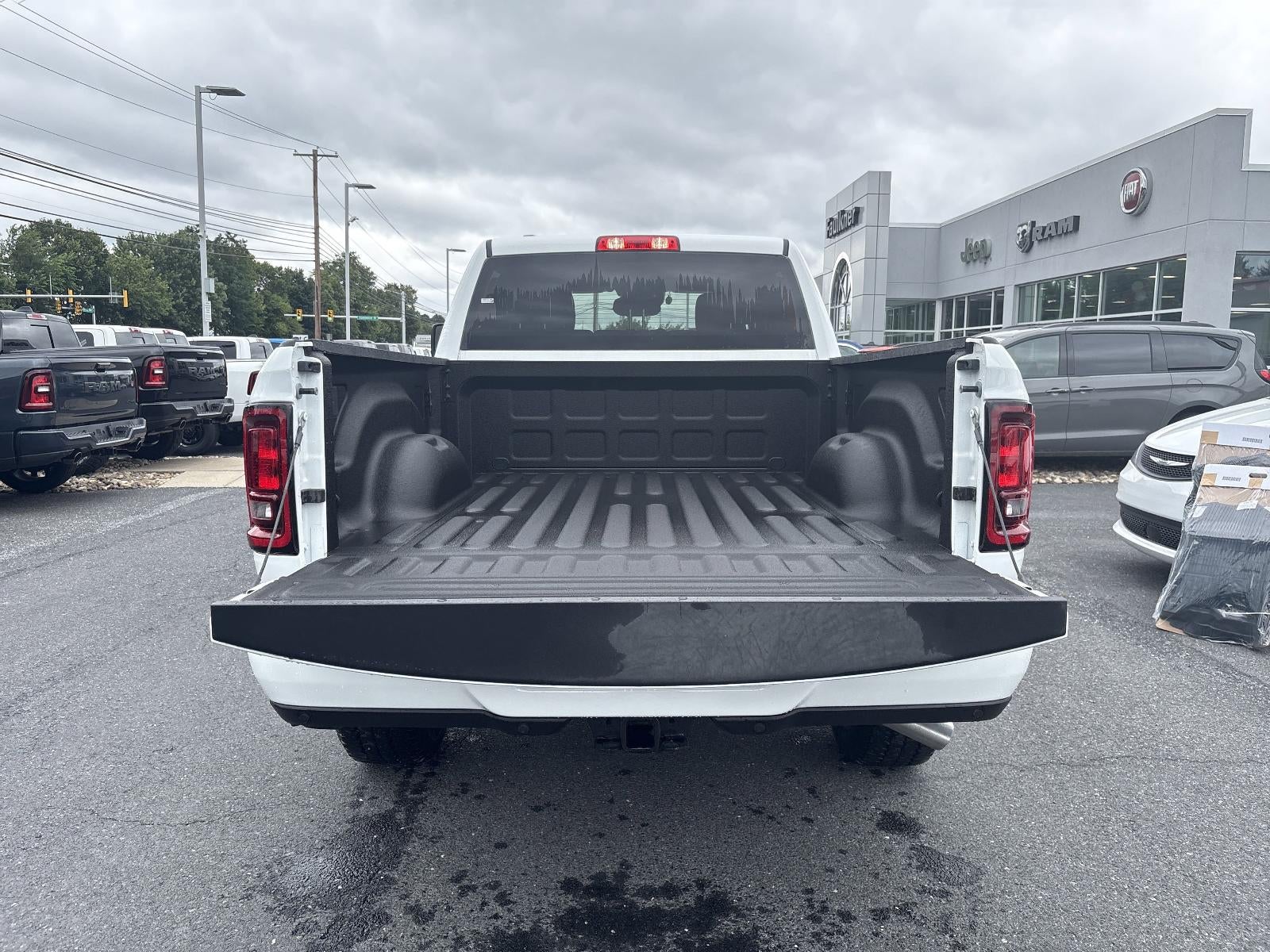 2025 RAM 2500 Big Horn 4x2 Crew Cab 6'4" Box