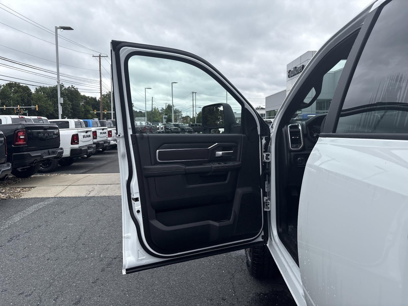 2025 RAM 2500 Big Horn 4x2 Crew Cab 6'4" Box