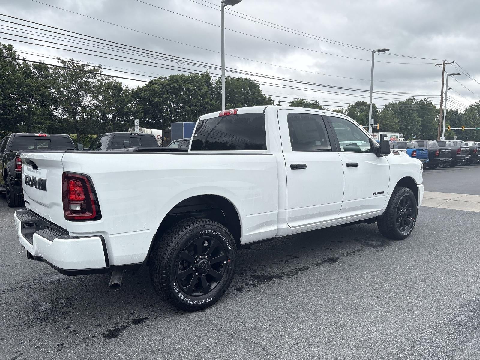 2025 RAM 2500 Big Horn 4x2 Crew Cab 6'4" Box